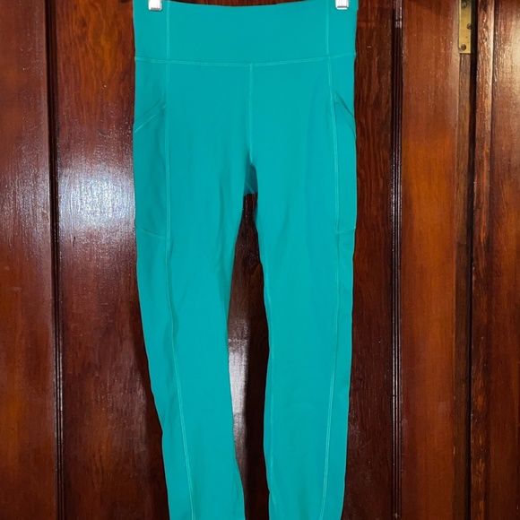 All The Right Places Crop - Picture 1 of 3